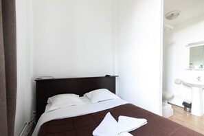 Classic Double Room, Ensuite, City View | Free WiFi - Hôtel le Paris Brest (Lens)