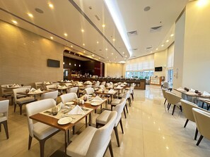 Daily buffet breakfast (AED 80 per person)