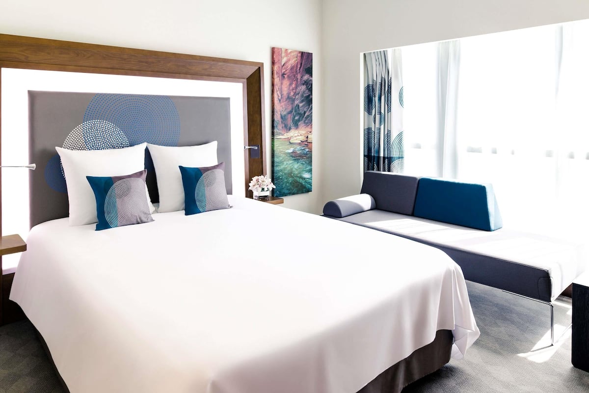 In-room safe, desk, laptop workspace, soundproofing