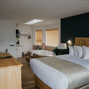 Golden Village Lodge