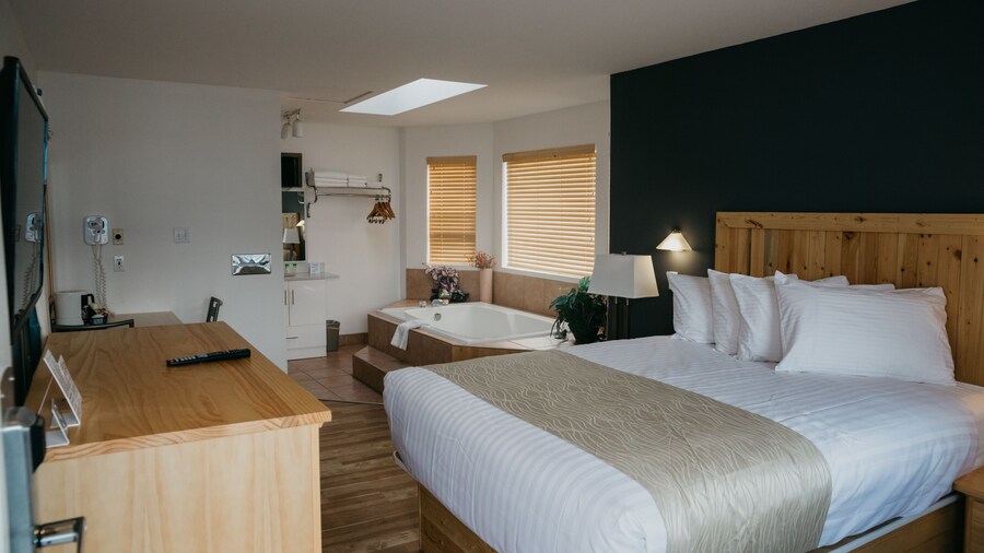 Golden Village Lodge