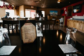 Dining - Golden Village Lodge (Golden)