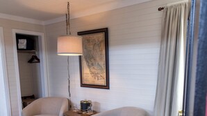 高档床上用品、加厚床垫、遮光窗帘、熨斗/熨衣板