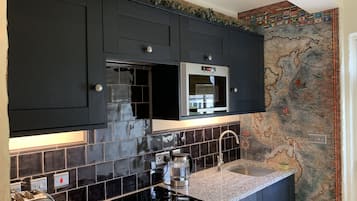 Deluxe Suite, Ensuite, Garden View (High Five ) | Lobby