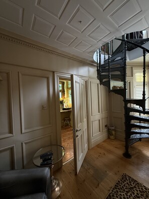 Appartement Deluxe, salle de bains attenante | Bar lounge