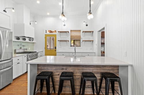House, Multiple Beds | In-room dining
