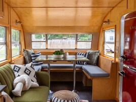 Classic Mobile Home, 1 Double Bed, Kitchen, River View | Premium bedding, individually furnished, laptop workspace