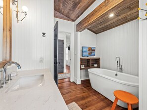 House, Multiple Beds | Bathroom | Combined shower/tub, hair dryer, towels, soap