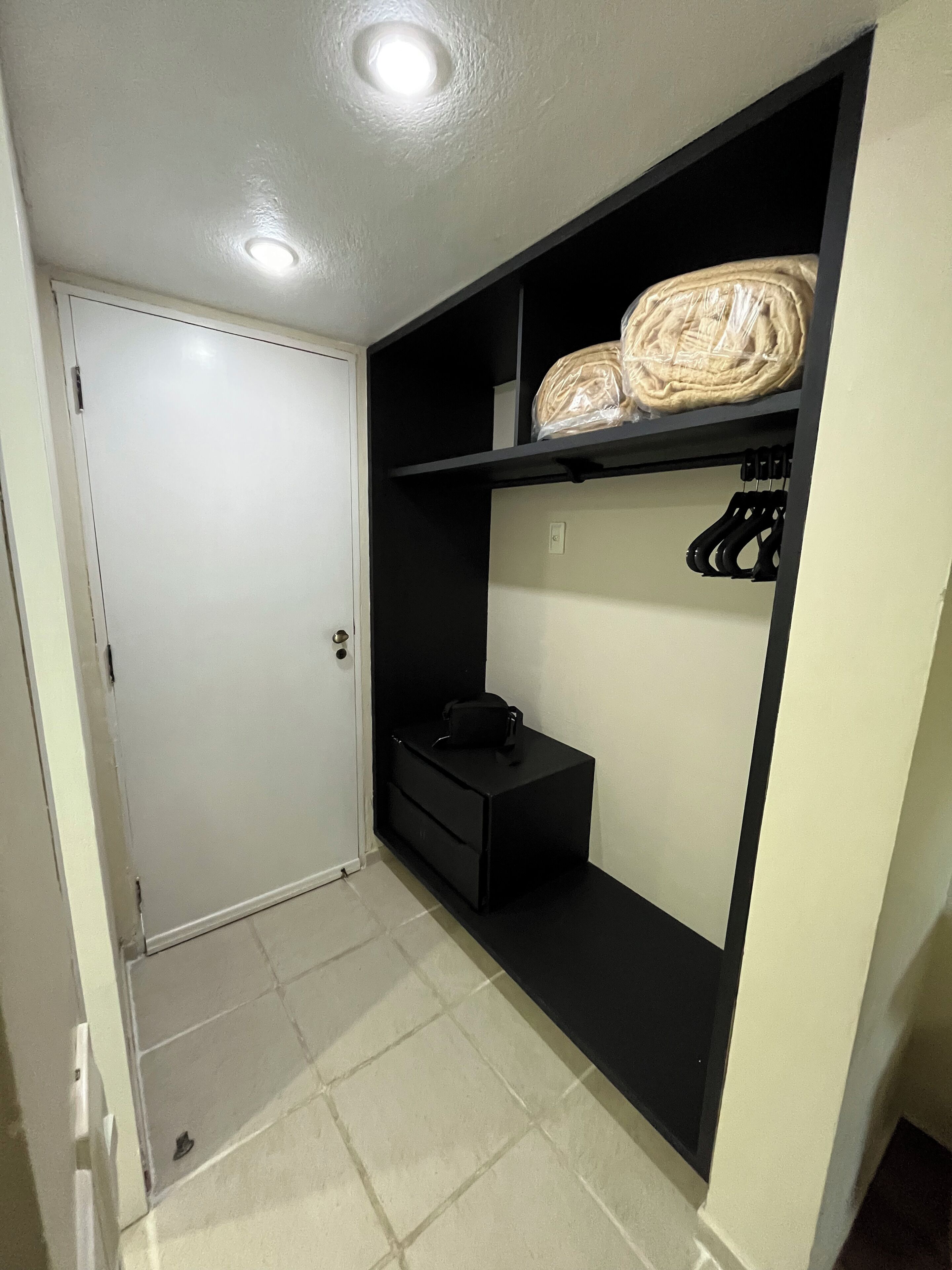 quarto deluxe | minibar, in-room safe, desk, blackout curtains