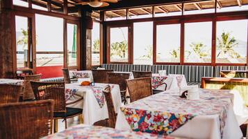 Free daily cooked-to-order breakfast