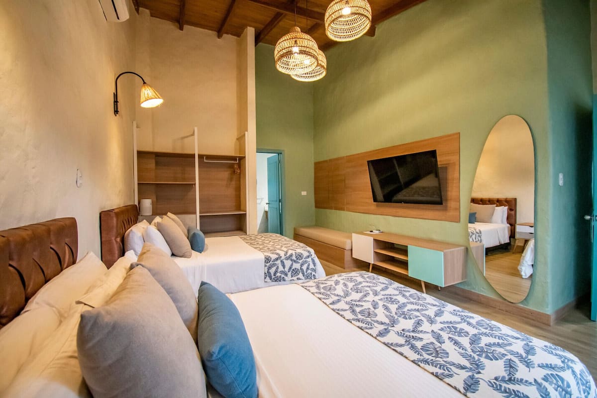 Premium bedding, in-room safe, desk, free WiFi
