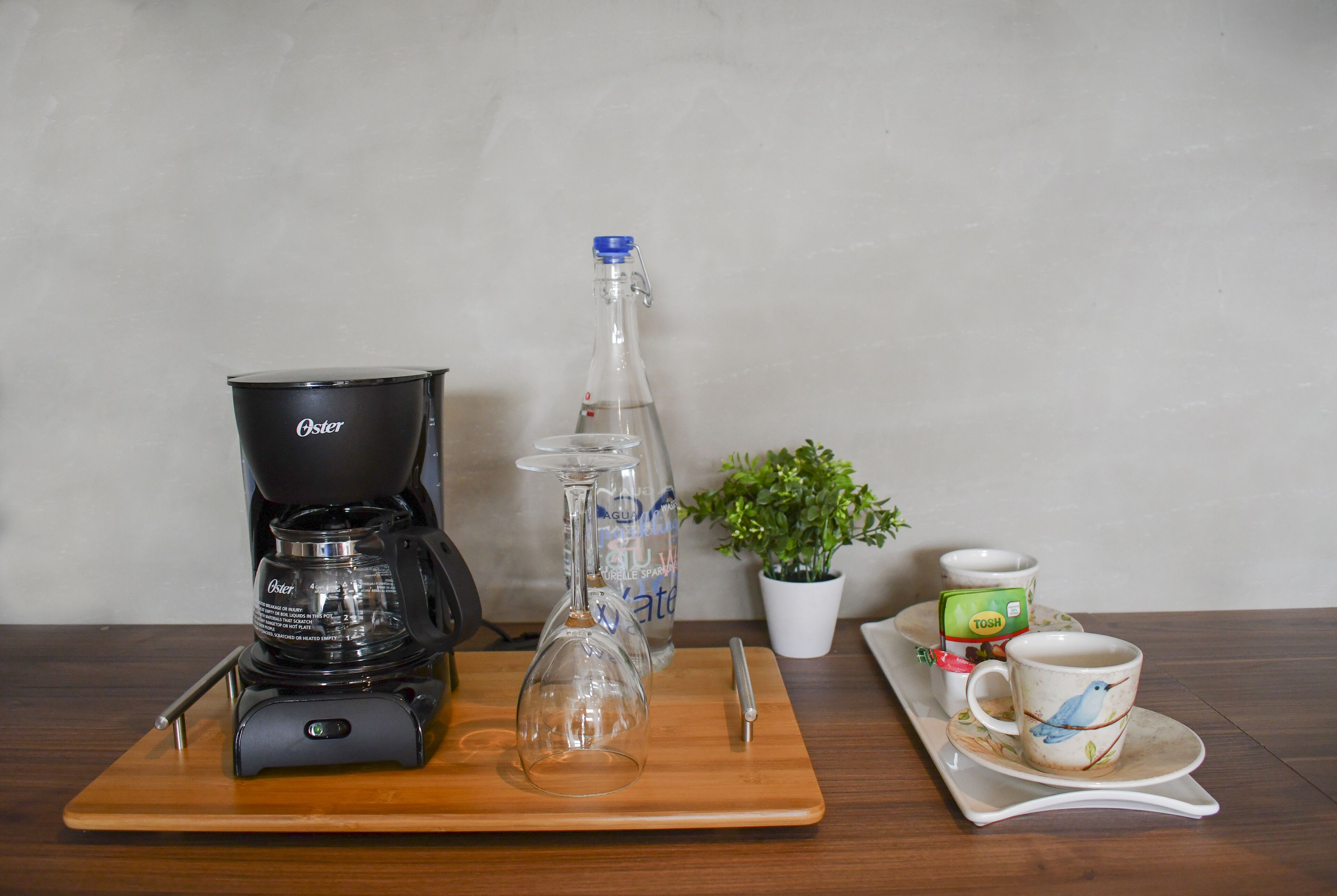 basic suite | in-room dining