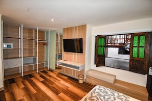 Family Room | Premium bedding, in-room safe, desk, free WiFi