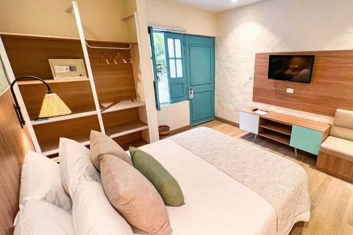 Literie de qualité supérieure, coffres-forts dans les chambres, bureau