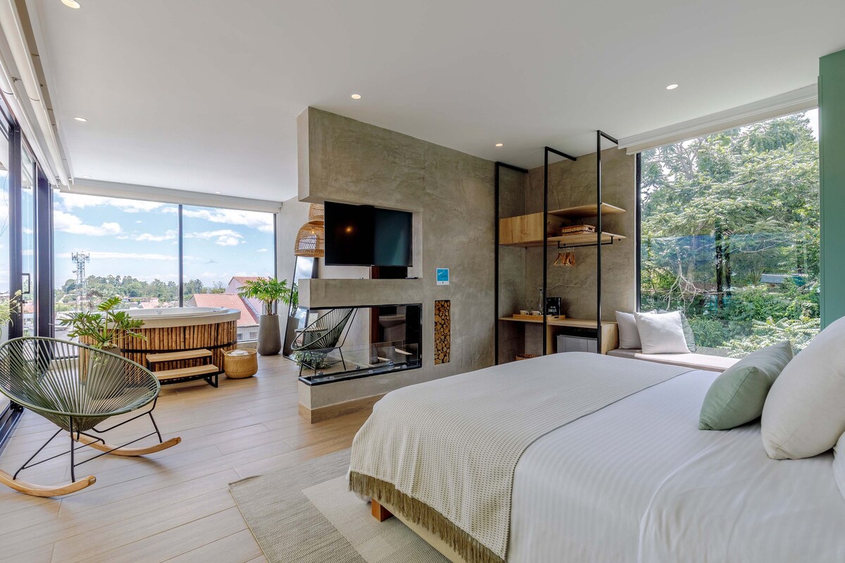 Suite, City View