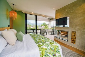 Suite panorámica | Ropa de cama de alta calidad y caja de seguridad en la habitación 