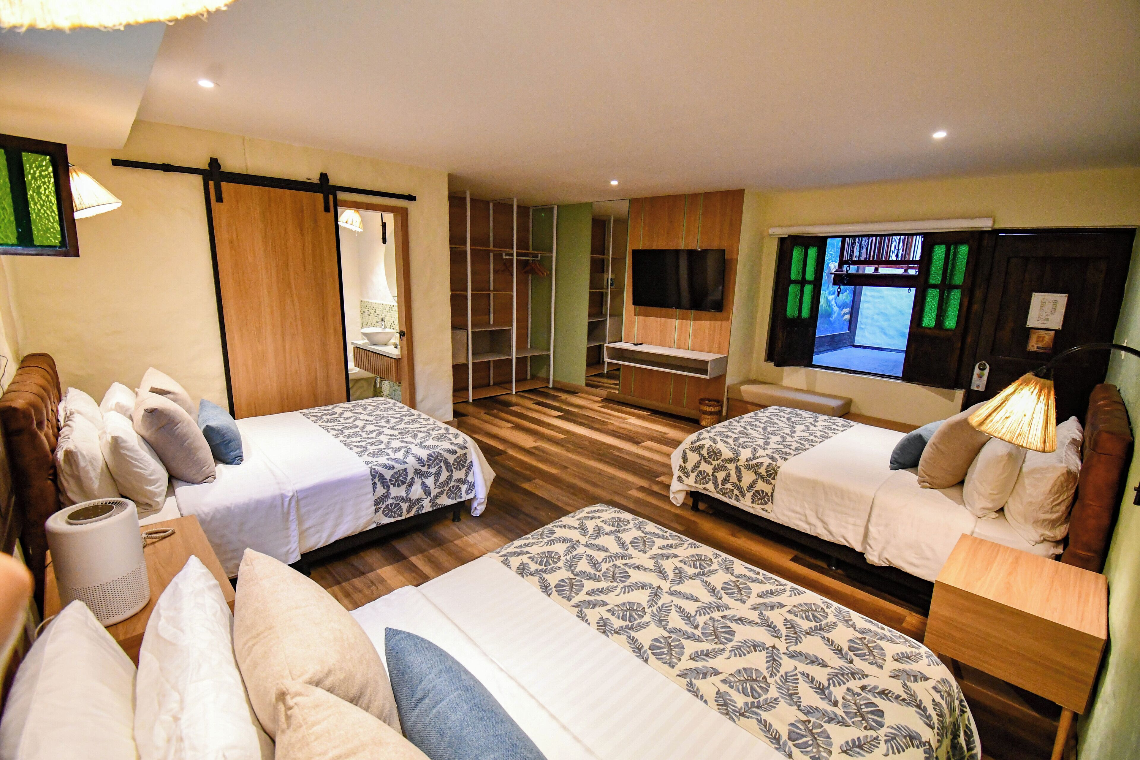 family room | premium bedding, in-room safe, desk, free wifi