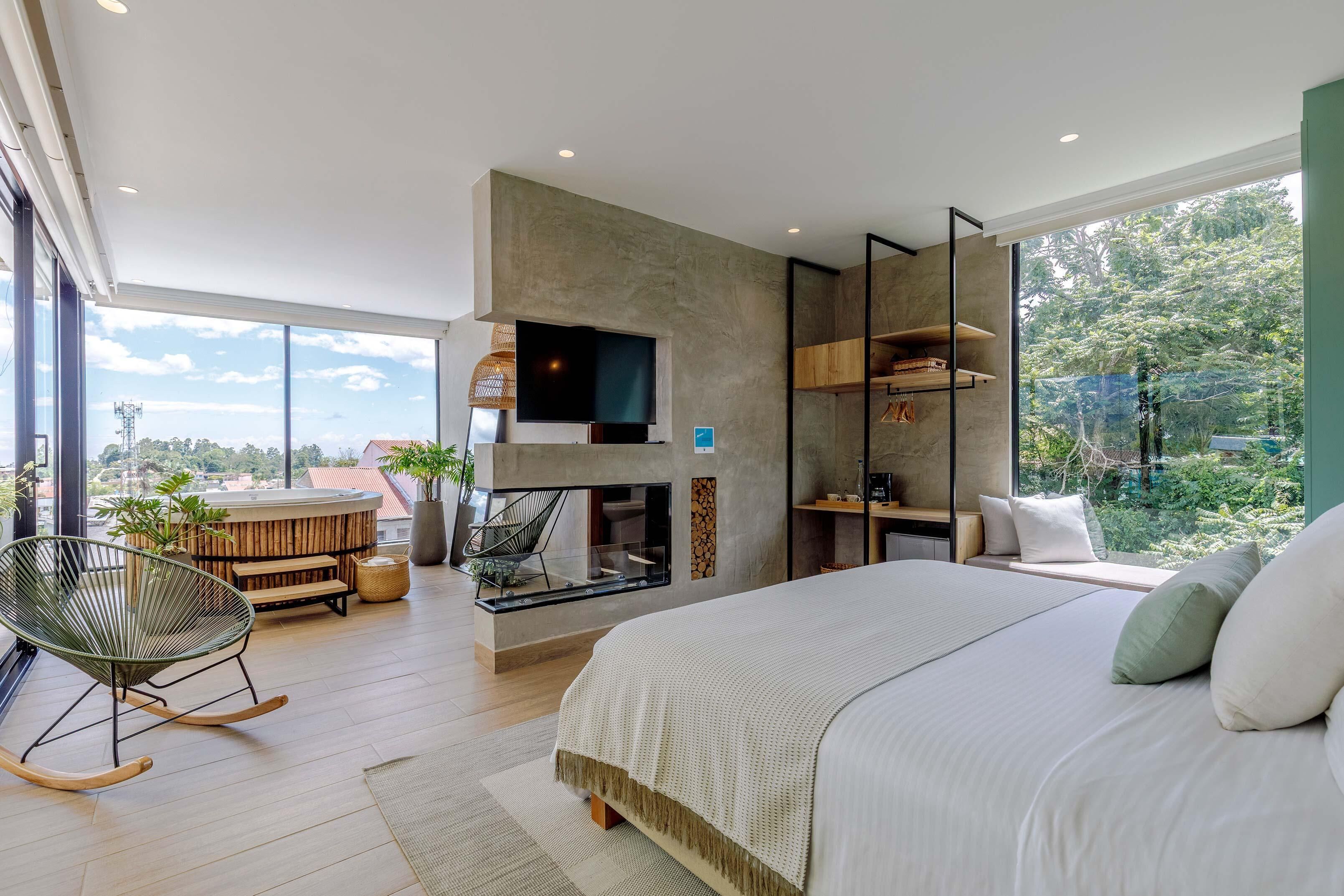 Luxe beddengoed, een kluis op de kamer, een bureau, gratis wifi