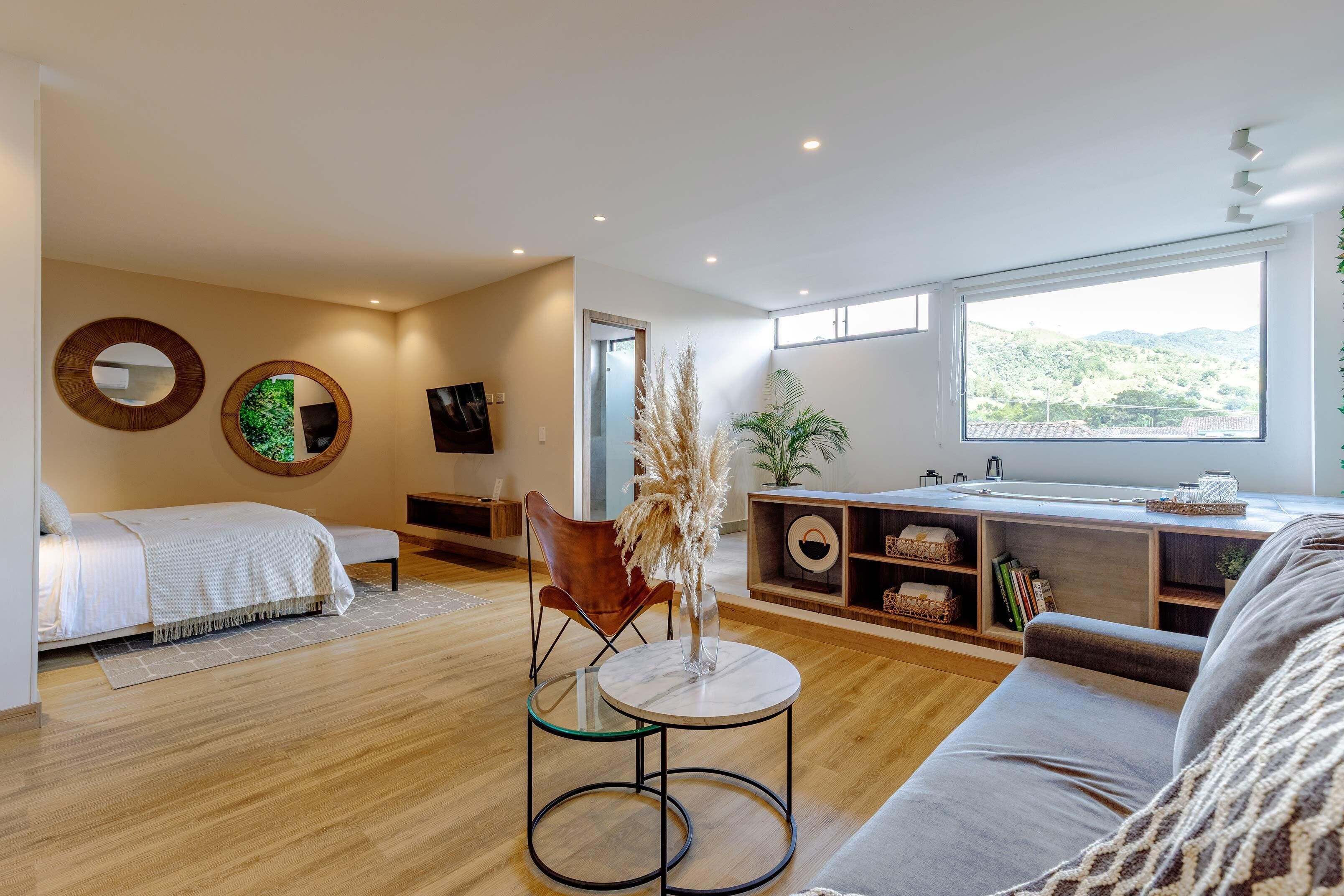 Luxe beddengoed, een kluis op de kamer, een bureau, gratis wifi