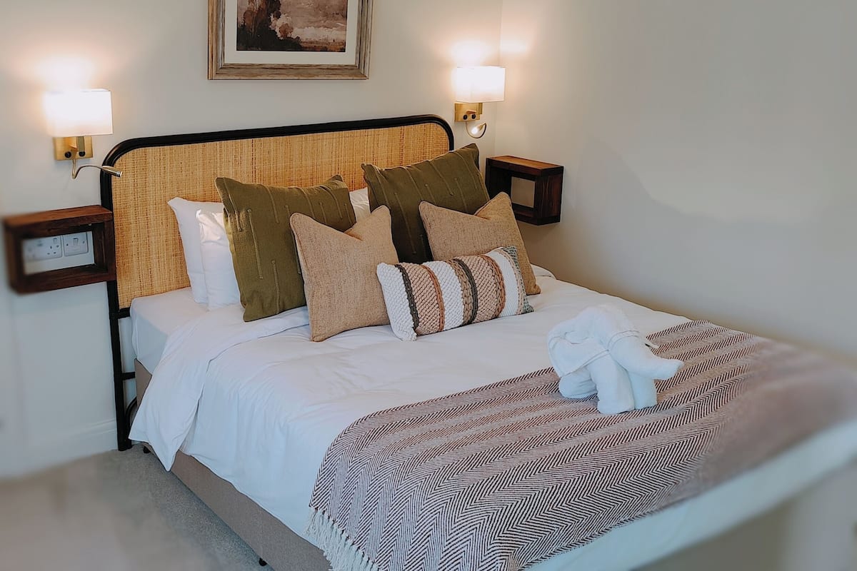 Cherry - Luxury King | Tabla de planchar con plancha, wifi gratis, ropa de cama