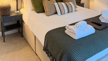 Willow - Luxury King | Tabla de planchar con plancha, wifi gratis, ropa de cama