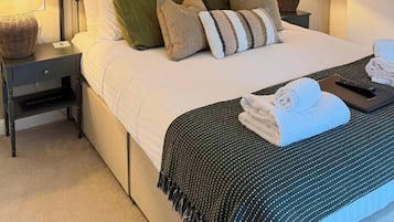 Willow - Luxury King | Tabla de planchar con plancha, wifi gratis y ropa de cama