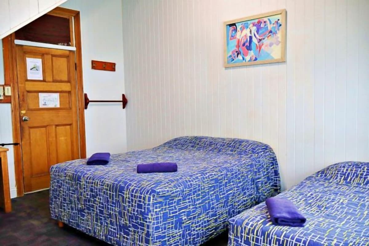 Desk, iron/ironing board (on request), WiFi (free), bed sheets