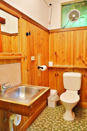 毛巾、肥皂、卫生纸