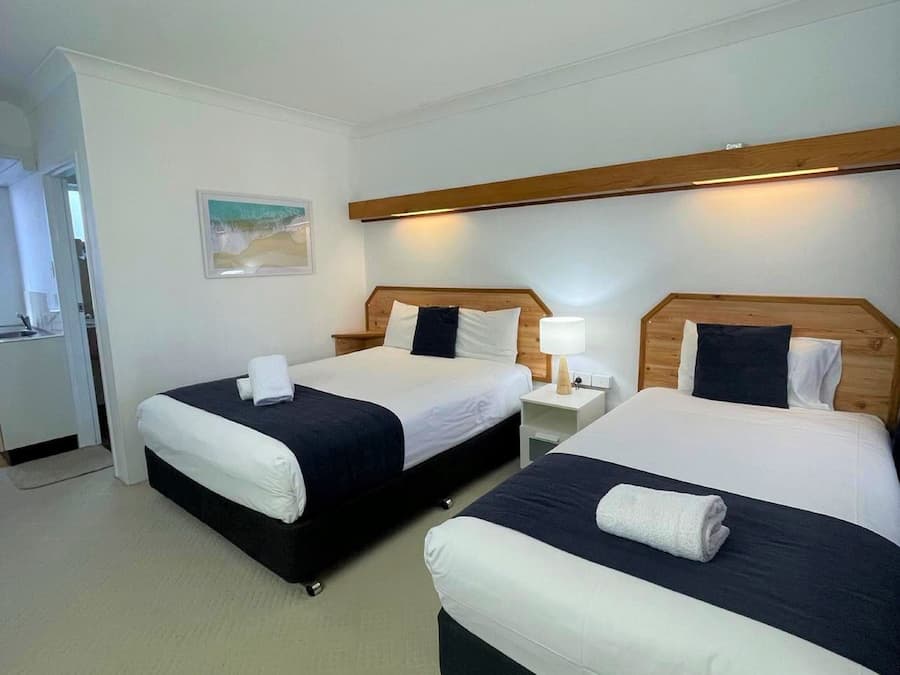 Standard Twin Room | Desk, iron/ironing board, free WiFi, bed sheets