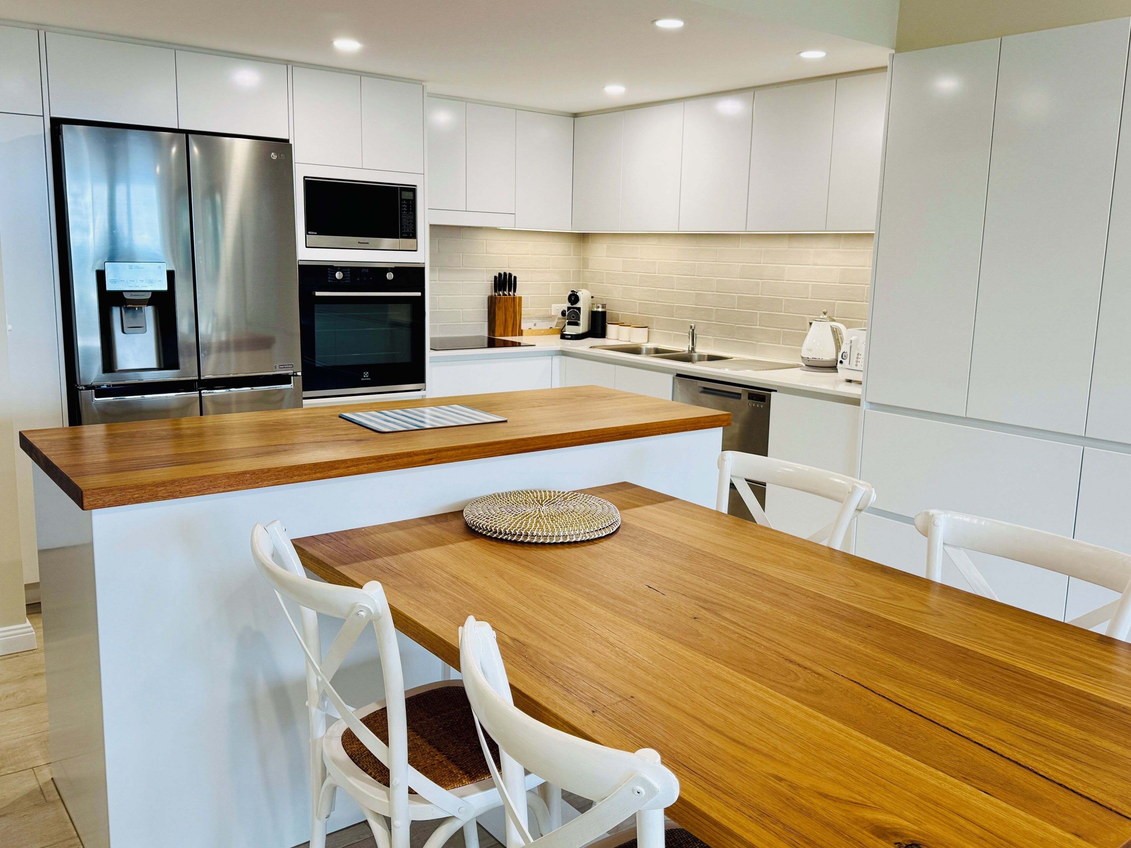 Premium Apartment, 3 Bedrooms | Private kitchen | Full-size fridge, microwave, oven, stovetop