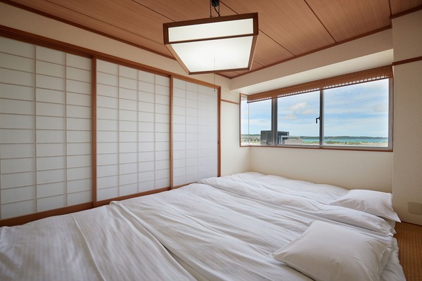 Desk, laptop workspace, blackout drapes, WiFi (free)
