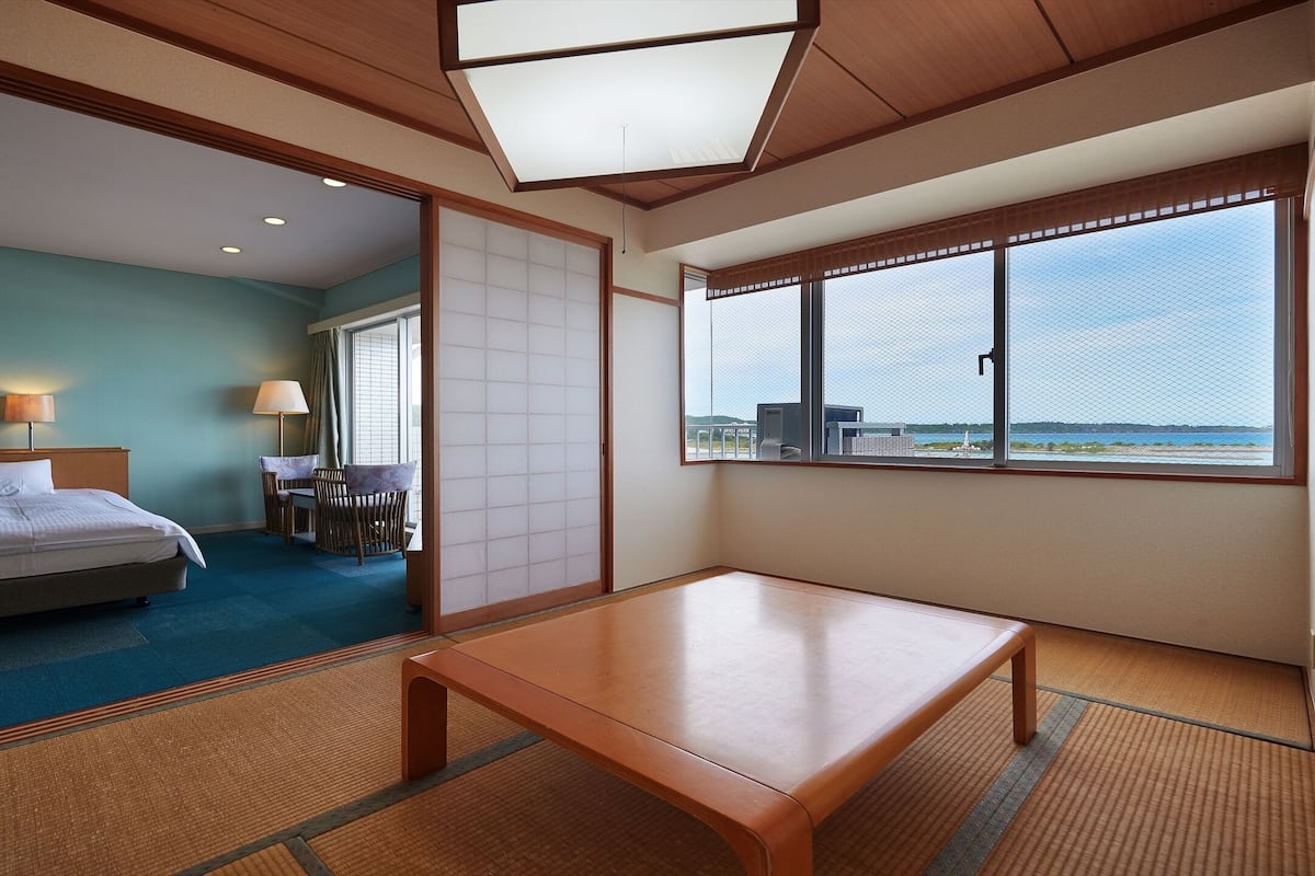 1 bedroom, desk, laptop workspace, blackout curtains