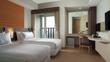 Premium bedding, Select Comfort beds, in-room safe, desk