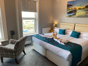 Kahden hengen deluxe-huone, kylpyhuone makuuhuoneen yhteydessä, merinäköala (Deluxe Queen Seaview)