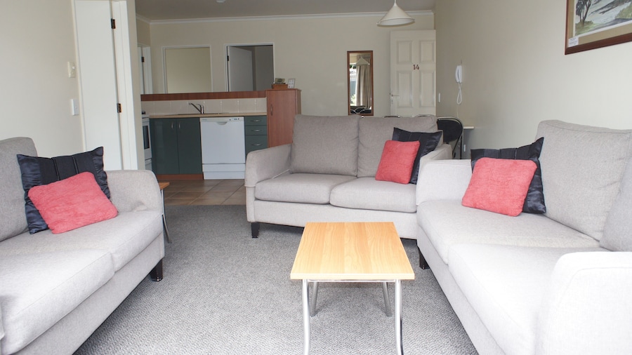 Bks Egmont Motor Lodge