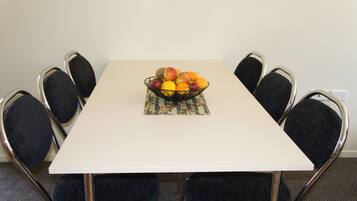 3 Bedroom Unit | In-room dining