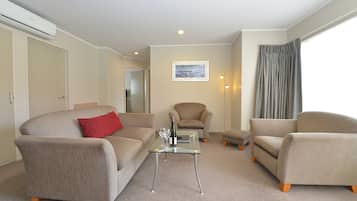 Apartment, 2 Schlafzimmer | 1 Schlafzimmer, hochwertige Bettwaren, Schreibtisch