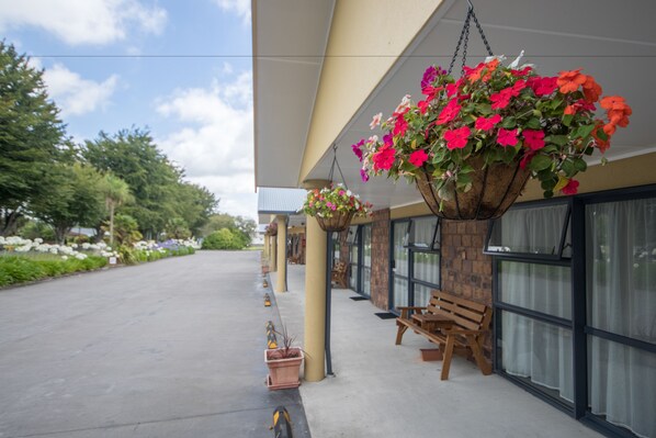 Free self-parking - Antonio Mews Motel (Stratford)