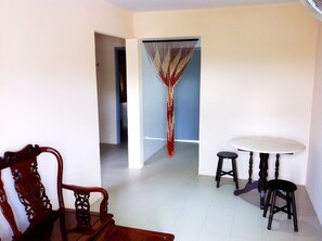 House, 2 Bedrooms | In-room dining