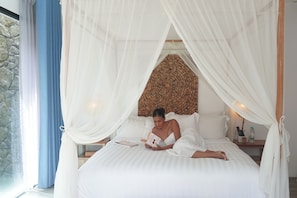 One Bedroom Villa with Private Deluxe Pool | Minibar với thức uống miễn phí, két bảo mật tại phòng 