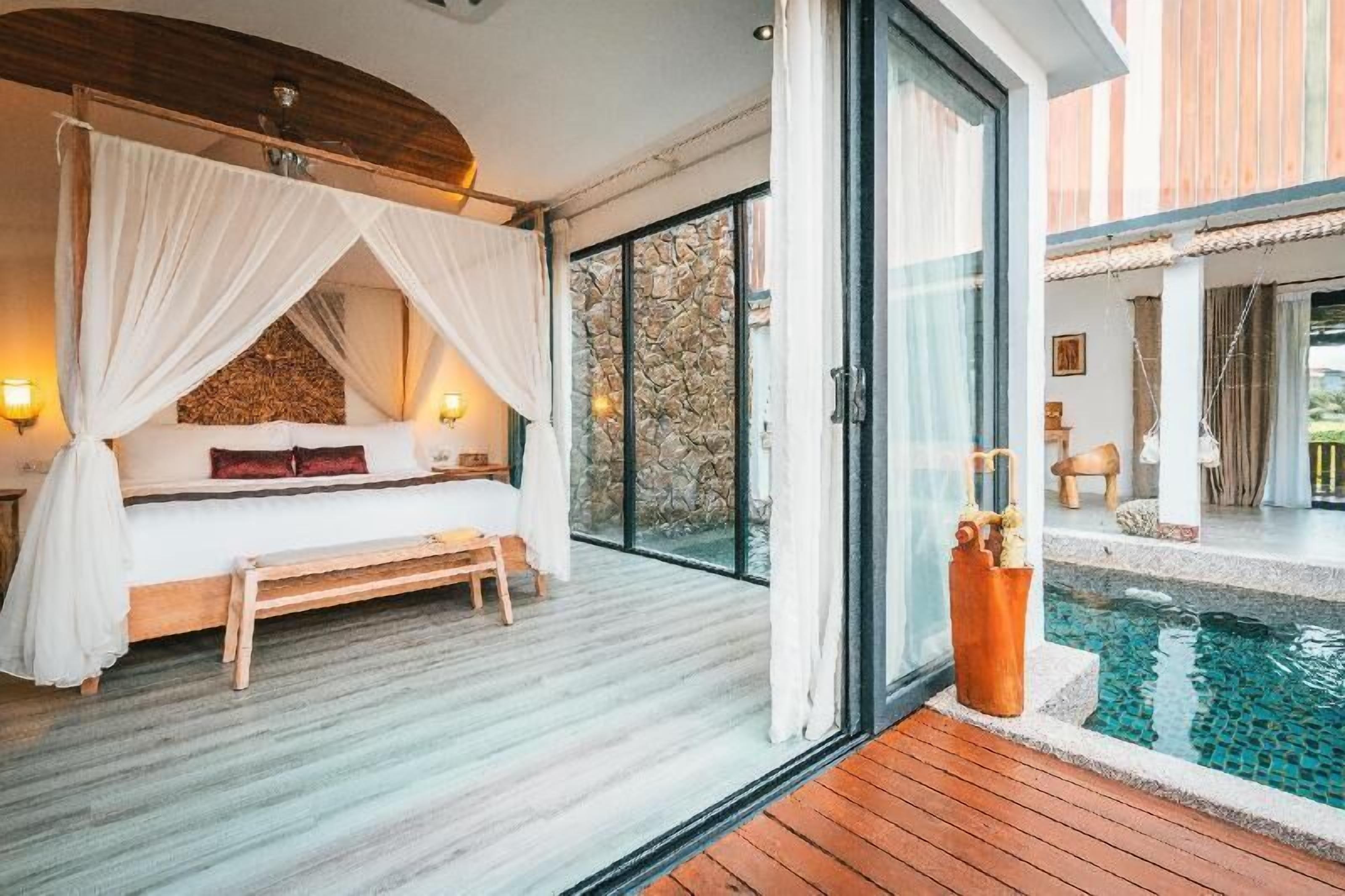 Articles gratuits dans le mini-bar, coffres-forts dans les chambres