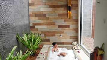 One Bedroom Villa with Private Deluxe Pool | Deep soaking bathtub