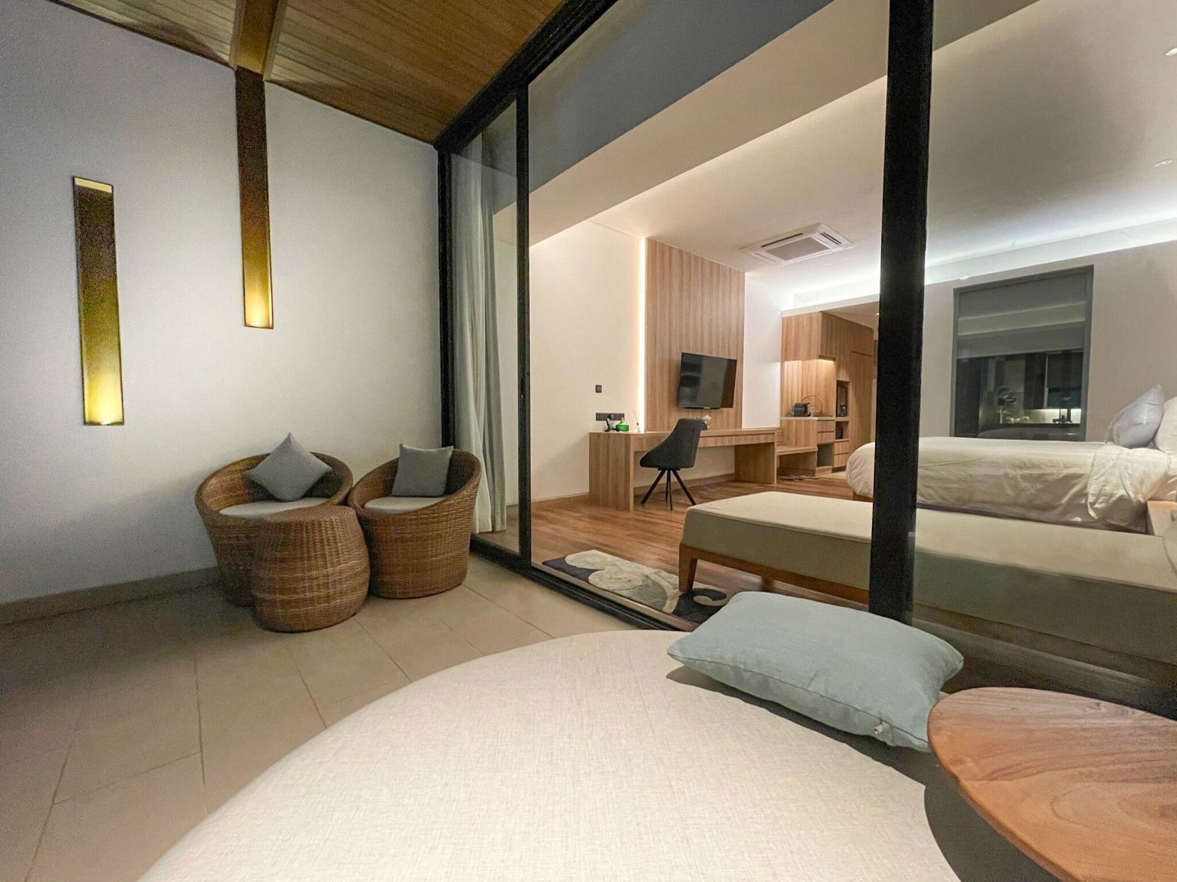 Articles gratuits dans le mini-bar, coffres-forts dans les chambres