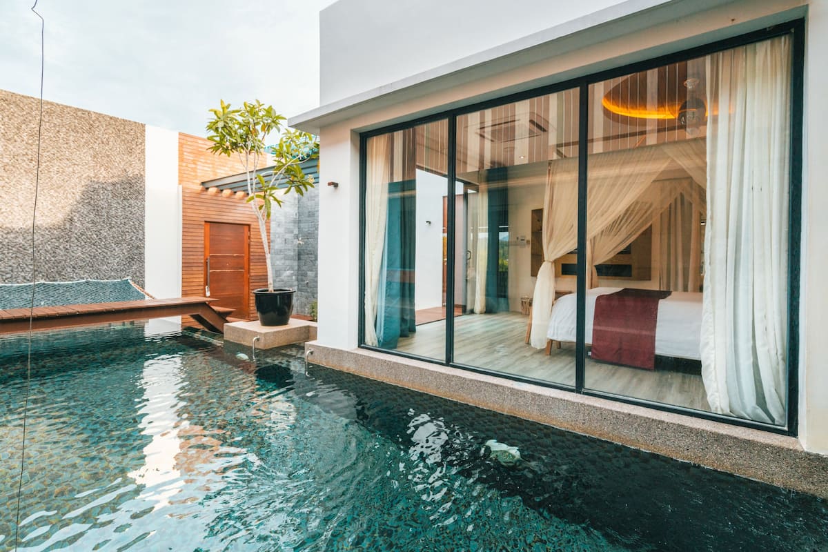 One Bedroom Villa with Private Deluxe Pool | Blackout curtains, iron/ironing board, free WiFi, bed sheets