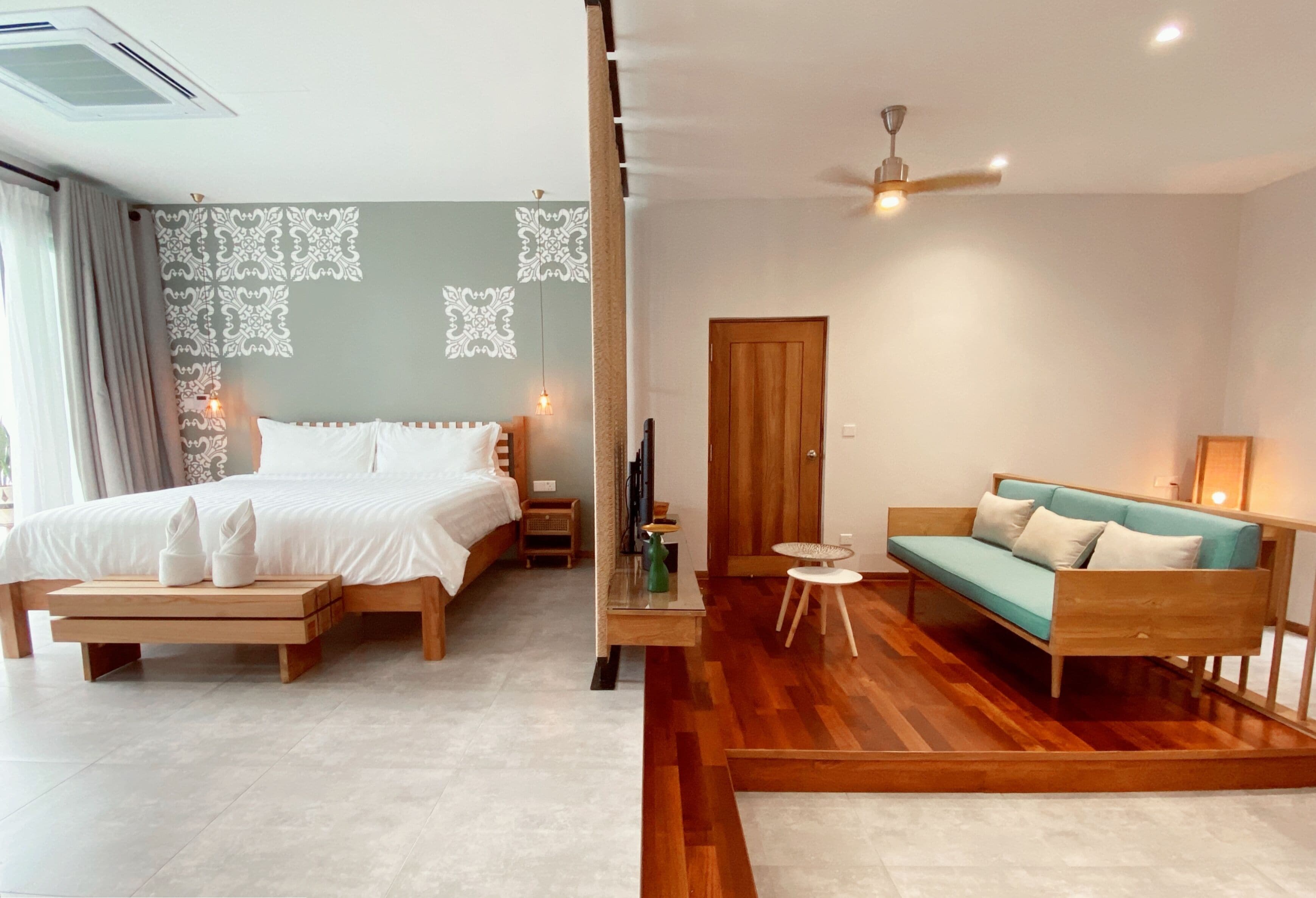 Pool Access Suite | Free minibar, in-room safe, iron/ironing board, free WiFi