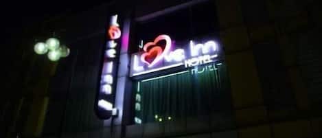 Facciata della struttura