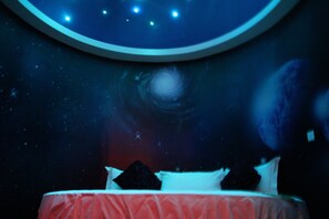 Premium bedding, Select Comfort beds, individually decorated, desk - Love Inn Boutique Hotel (Kuala Lumpur)