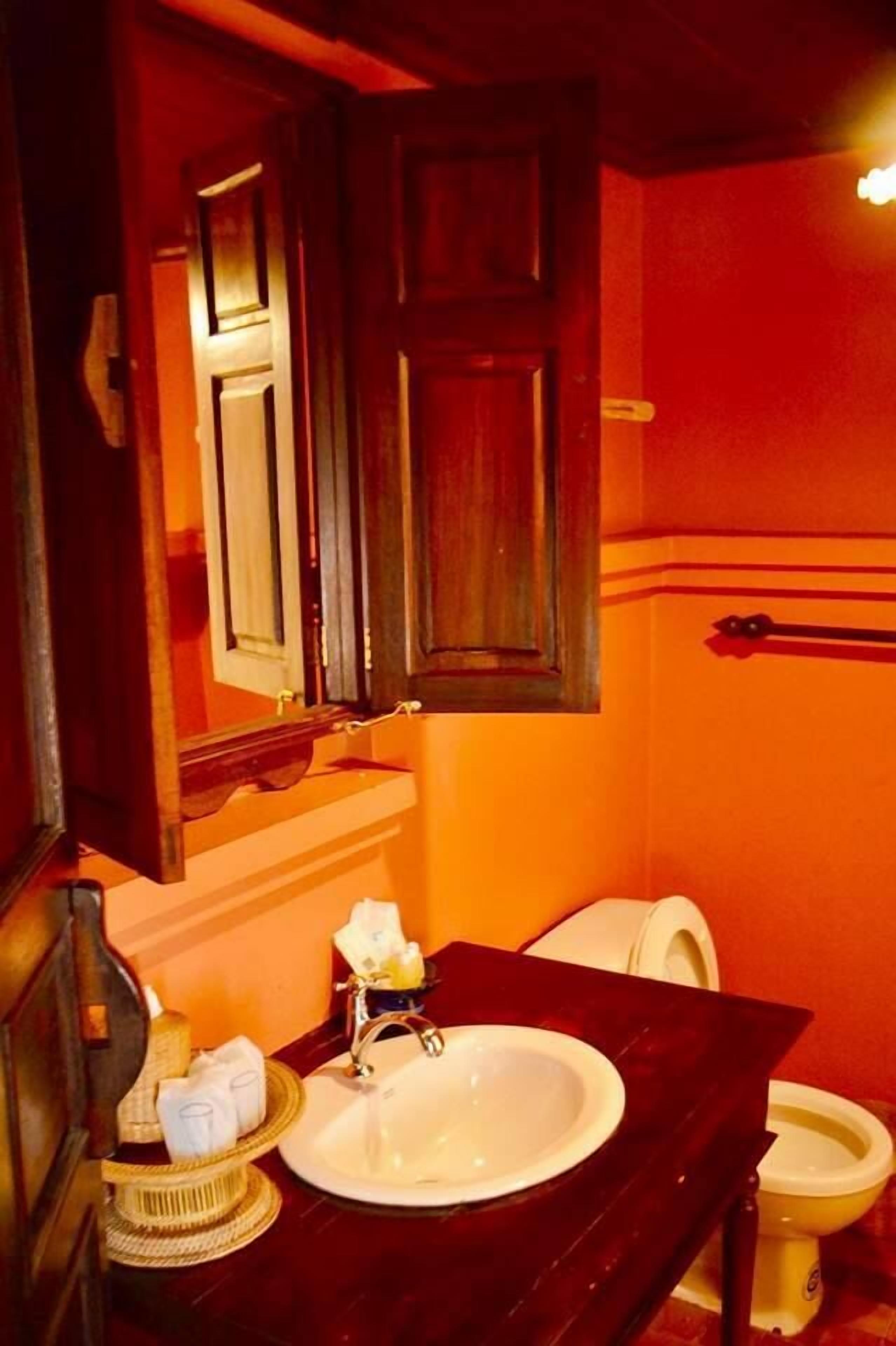 Photo - Tri Yaan Na Ros Colonial House