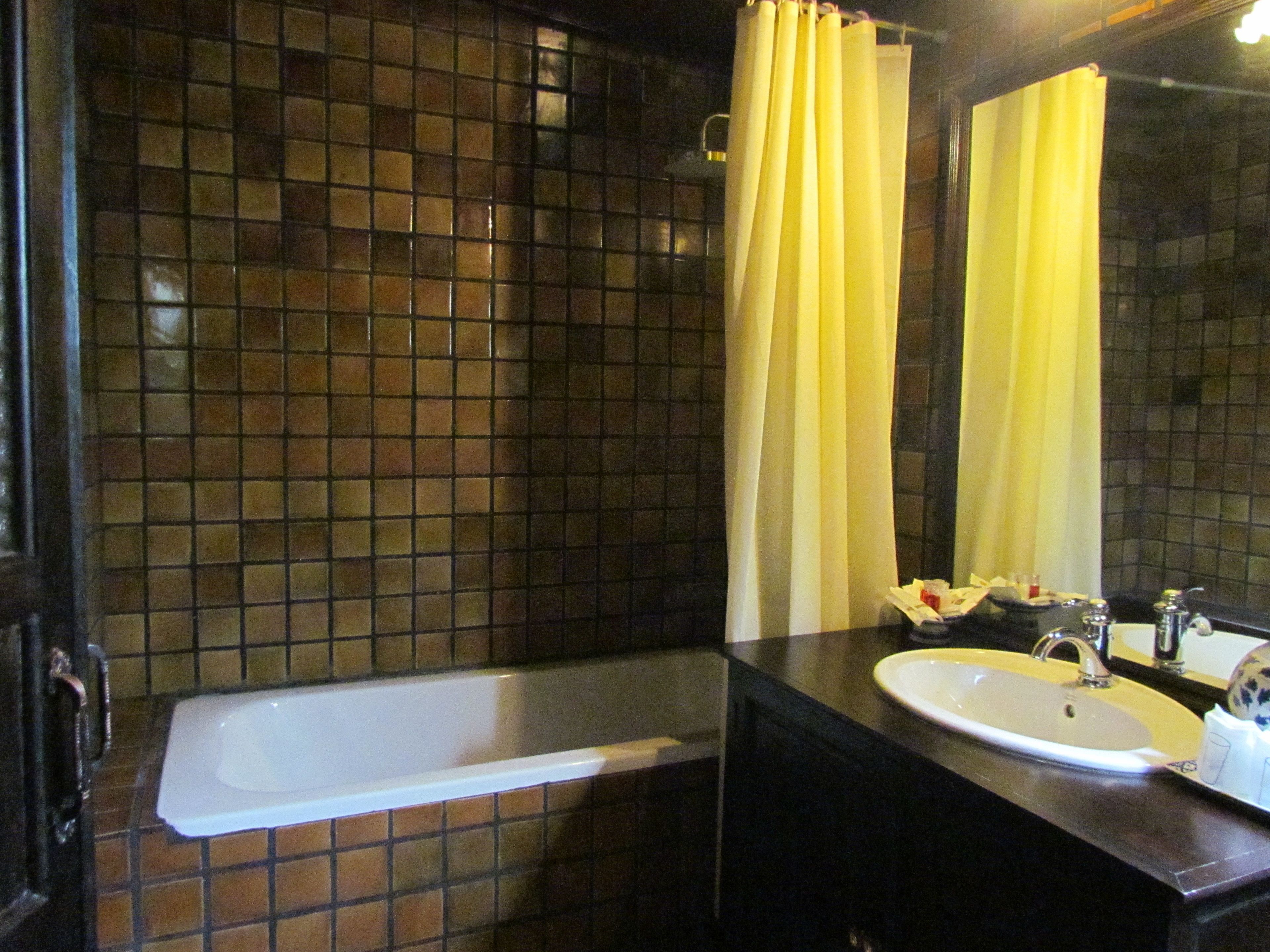 Photo - Tri Yaan Na Ros Colonial House