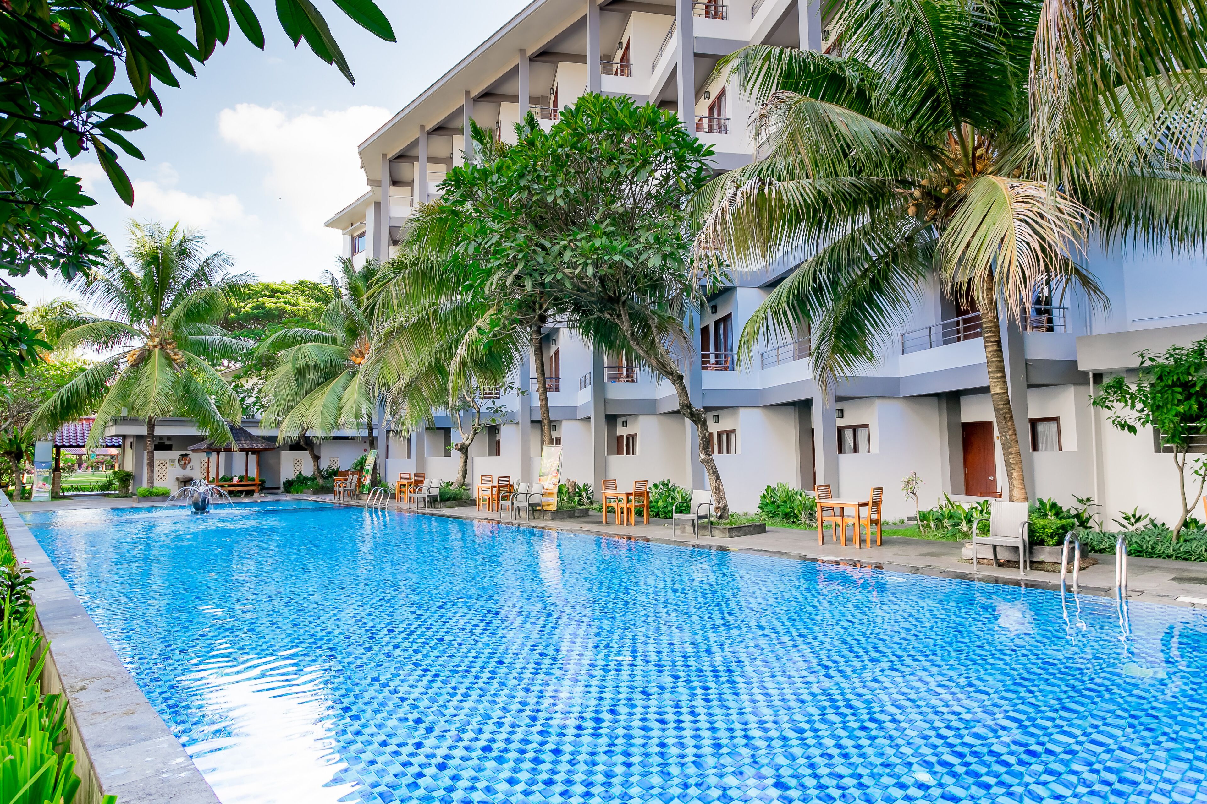 Kolam renang outdoor